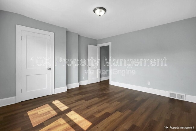 Building Photo - 334 Lechner Ave