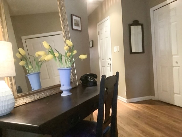 Building Photo - 5216 N Kenmore Ave