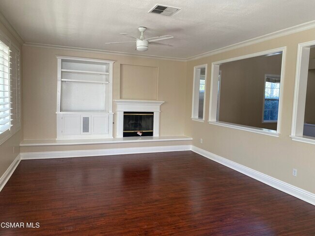 Building Photo - 2559 Parade Ave