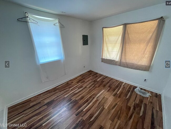 Building Photo - $99 Limited Time Move in Special! HUD Frie...