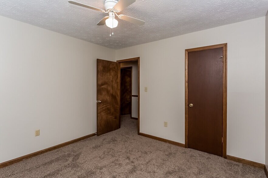 Building Photo - 295 Summertown Dr