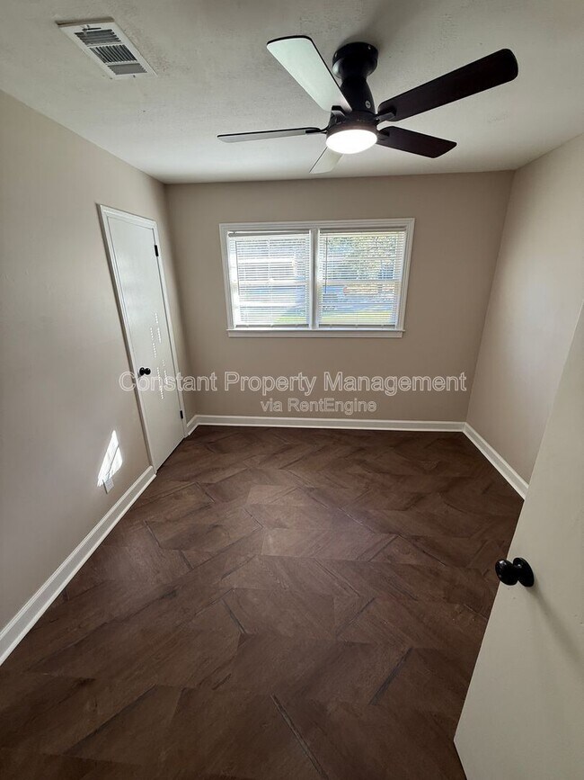 Building Photo - 3059 O'Hara Dr N