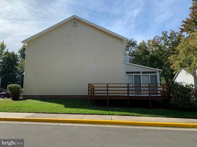 Building Photo - 8200 Aspen Glen Ct