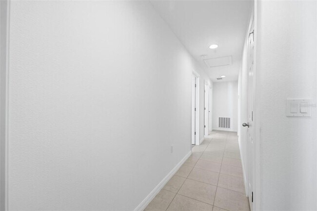 Building Photo - 18 Whetstone Ln