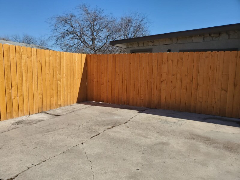 Building Photo - 118 Esmeralda Dr