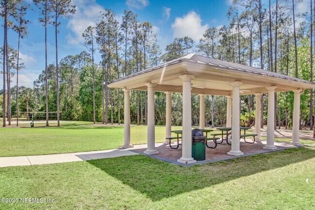 Building Photo - 222 Bonita Vista Dr