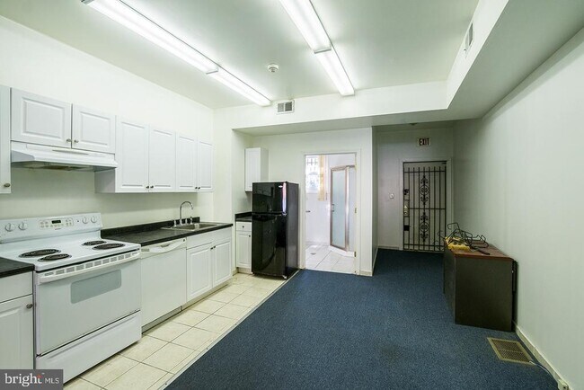 Building Photo - 1222 South St