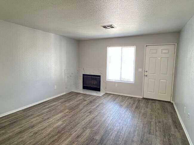 Building Photo - 8600 Lyn River Ct