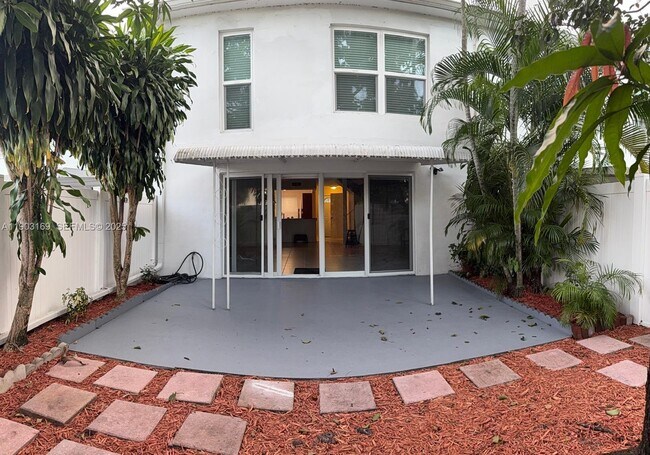 Building Photo - 3908 SW 67th Terrace