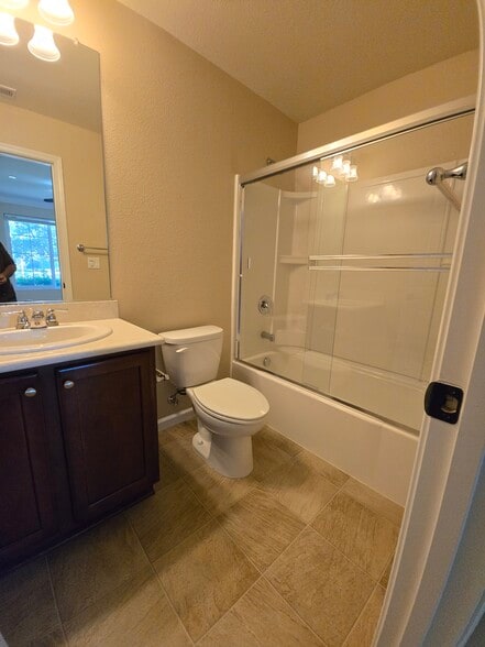 1st Floor Bath attached to Bedroom-3 - 5962 Lugano Via