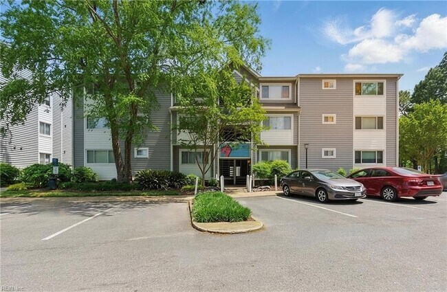 Building Photo - 500 Ocean Trace Arch