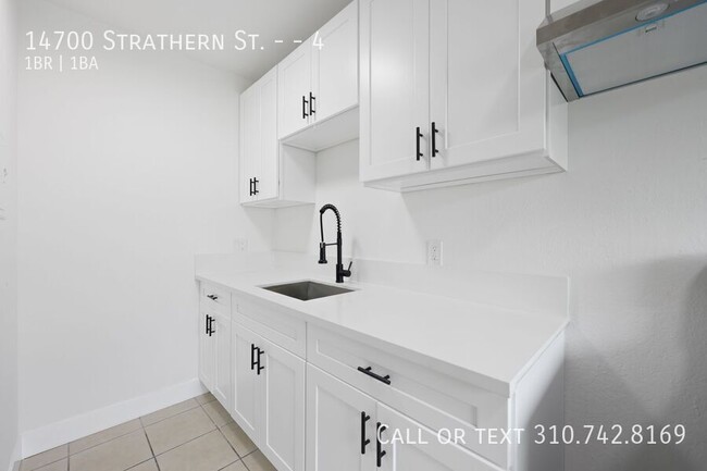 Building Photo - 14700 Strathern St
