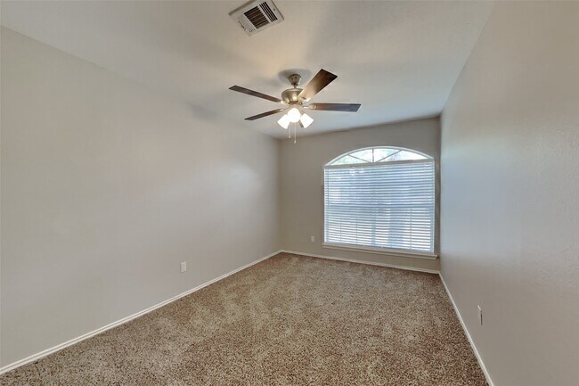 Building Photo - 16819 Kettle Creek Dr