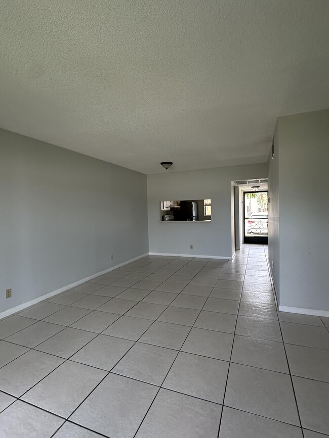 Building Photo - 7101 Golf Colony Ct