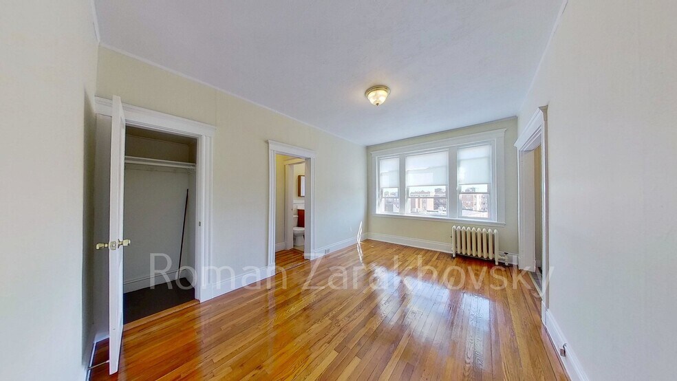 Building Photo - 236 Kelton St