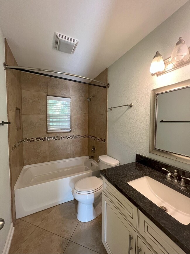 Building Photo - 1207 Sunshine Dr
