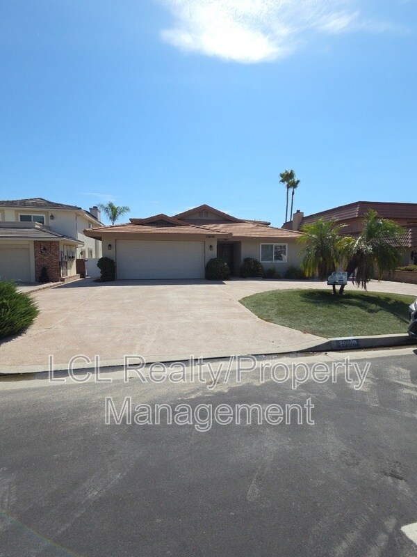 Building Photo - 29880 Longhorn Dr
