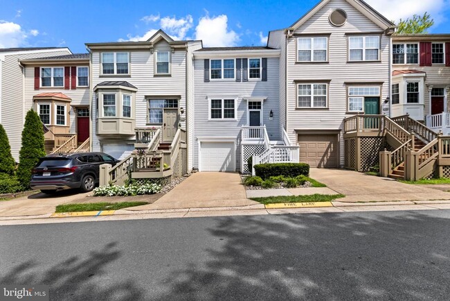 Building Photo - 106 Hackley Ct