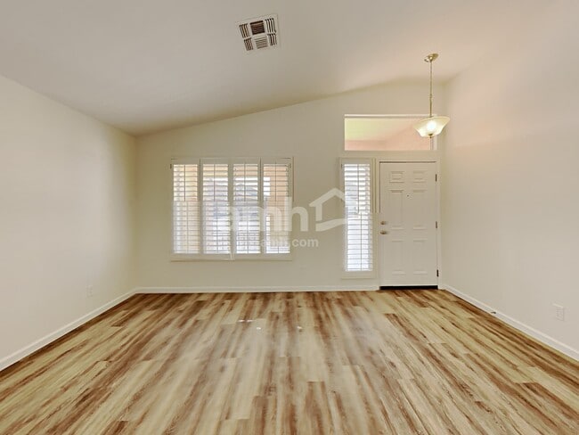 Building Photo - 3840 E Heather Ct