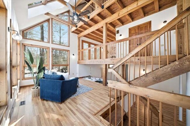 Building Photo - 105 Middle Rd