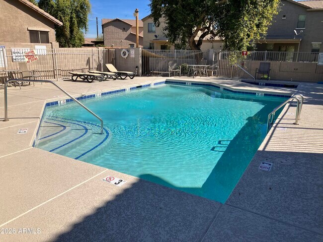 Building Photo - 7392 W Tierra Buena Ln