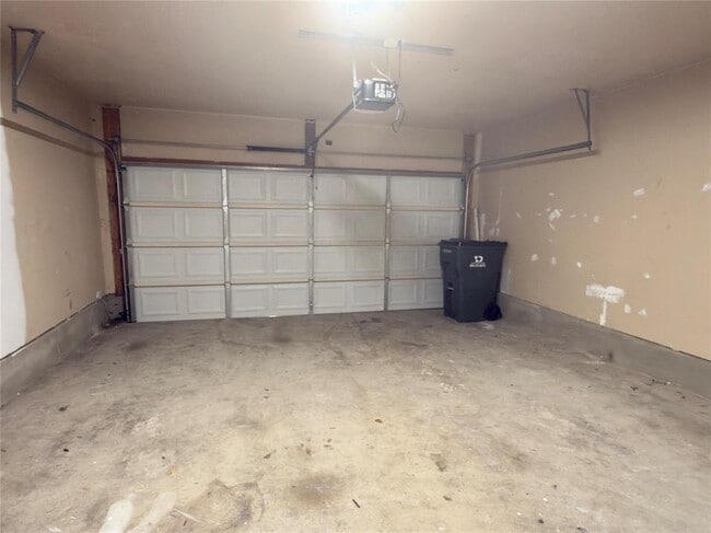 Building Photo - 255 Myrtle St