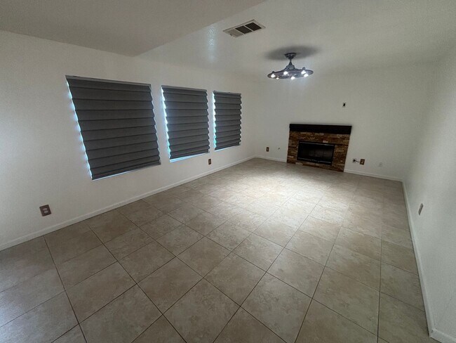 Building Photo - 40067 Villa Moura Dr