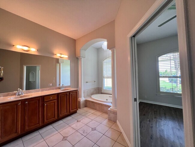 Building Photo - 2545 Partridge Dr