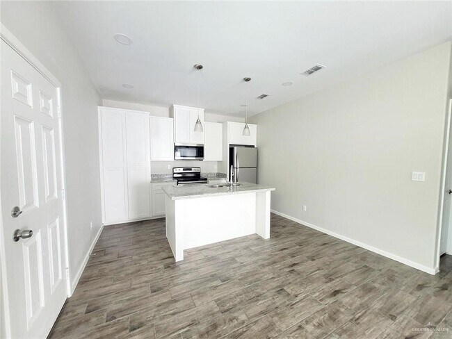 Building Photo - 18 Sandpiper Ave