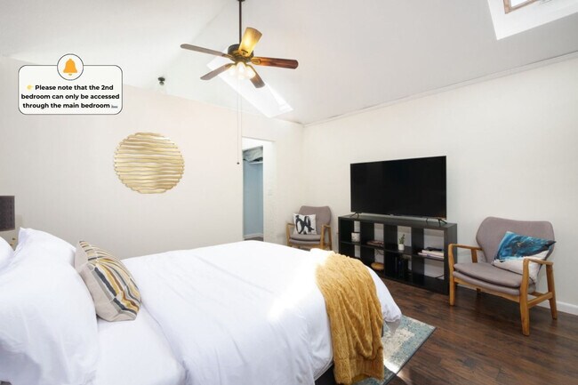 Building Photo - 2156 W 34th Pl