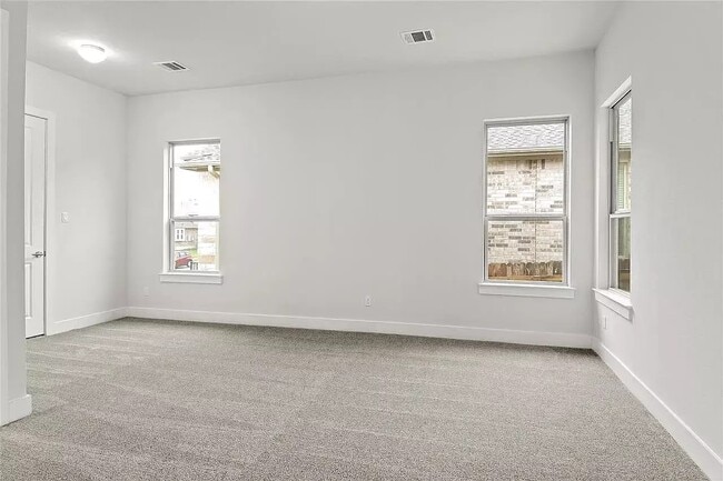 Building Photo - 200 Castlefields St