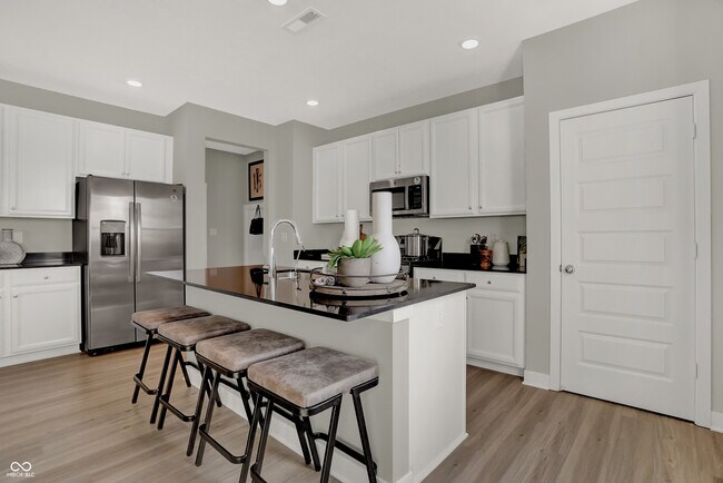 Building Photo - 16913 Sherwin Ct