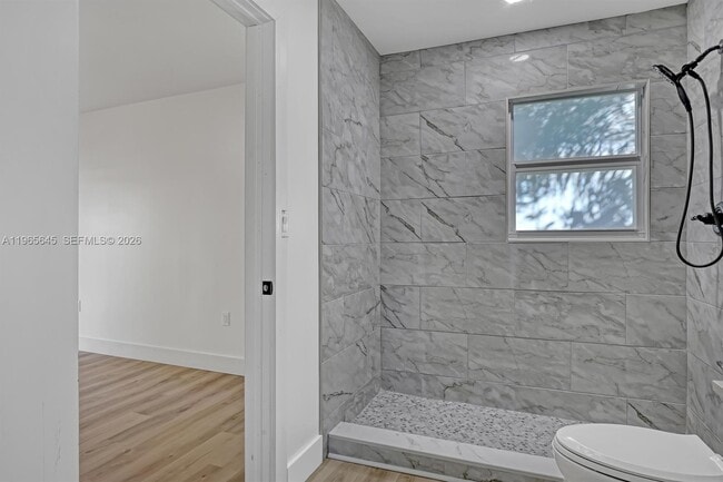 Building Photo - 802 S M St