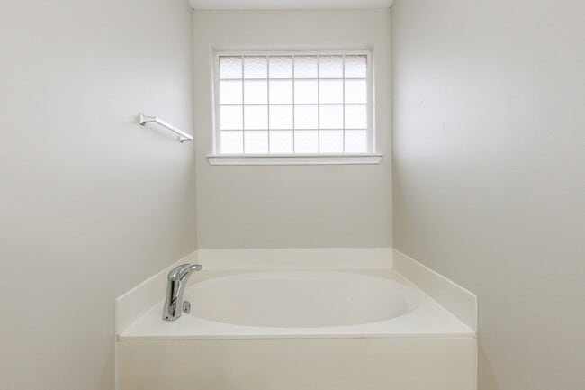 Building Photo - Beautiful 4 bedroom in South West Lubbock!