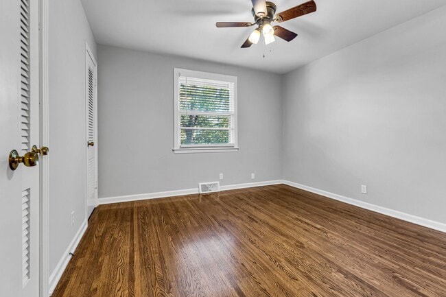Building Photo - 1606 Burton Ave