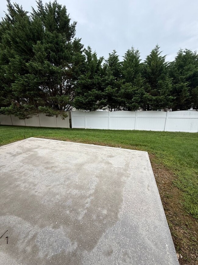 Building Photo - 2 Bedroom Townhome for Rent in Stonewall F...