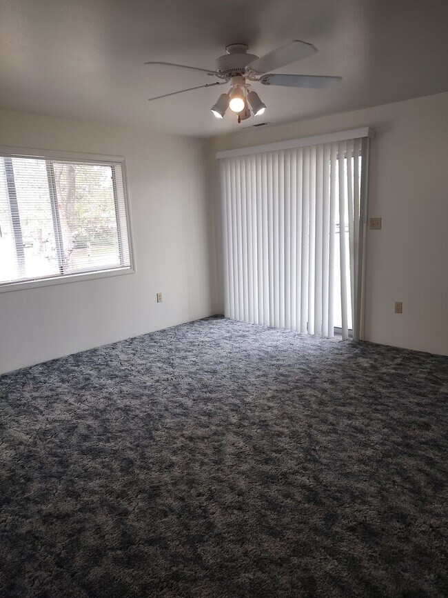 Building Photo - 1439 Terrace Dr