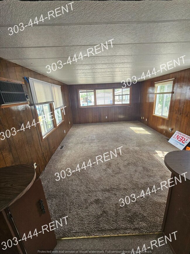 Building Photo - 217 Balsam St
