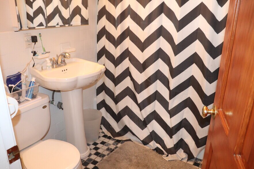 Building Photo - 23 Tufts St