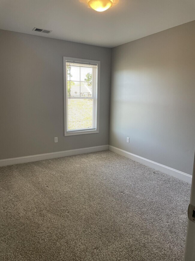 Building Photo - 1179 Commonwealth Cir