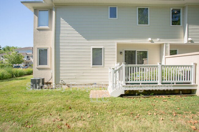 Building Photo - 6 Regency Ct