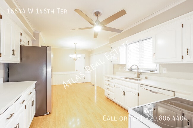 Building Photo - Exceptional home in Havencroft! 1.5 Story ...