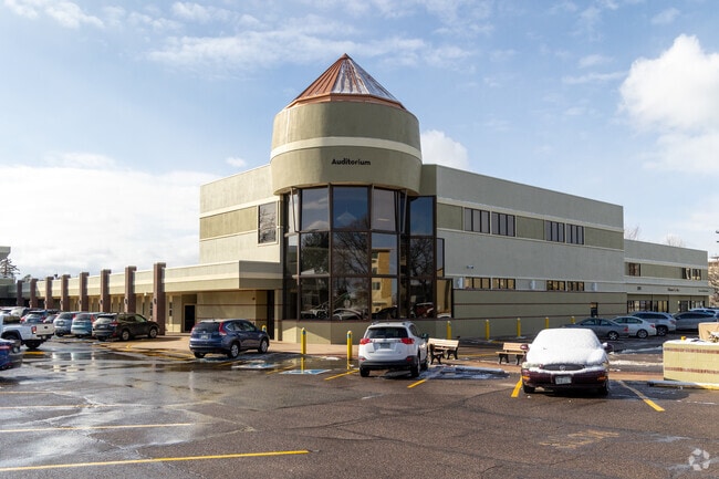 Alternate Building View - Windsor Gardens