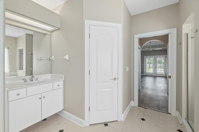 Building Photo - 113 Sea Garden Ct