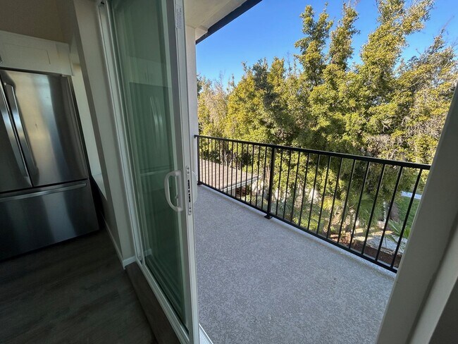 Building Photo - Newly Built 4 bed House! Prime Location