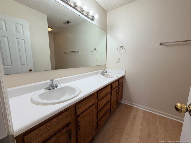 Building Photo - 908 Mourning Dove Pl