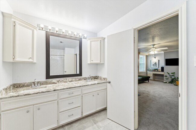 Building Photo - 3106 Redwood Lodge Dr