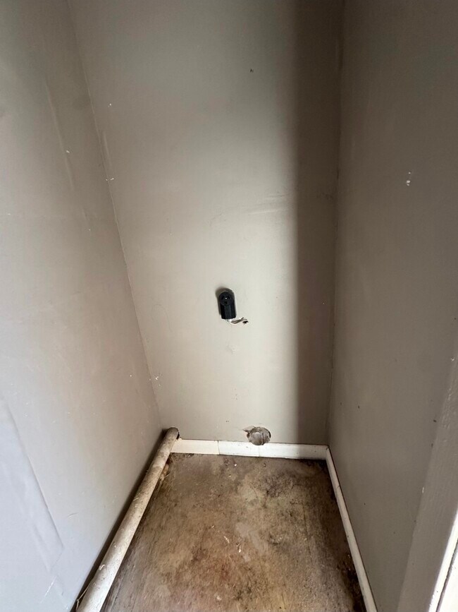 Building Photo - 2662 Carver