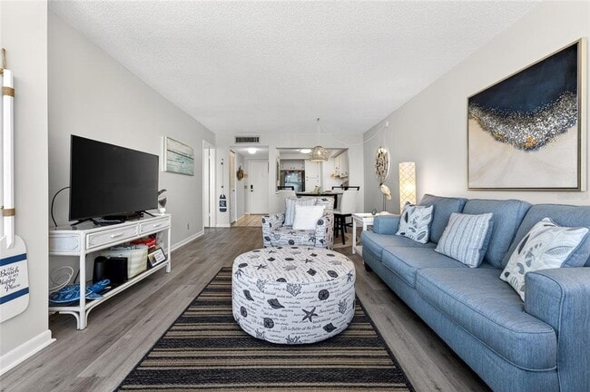 Building Photo - 6218 Palma Del Mar Blvd S