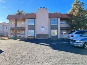 Building Photo - Sierra Oeste